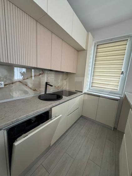 Apartament cu 2 camere semidecomandat, mobilat în Florești