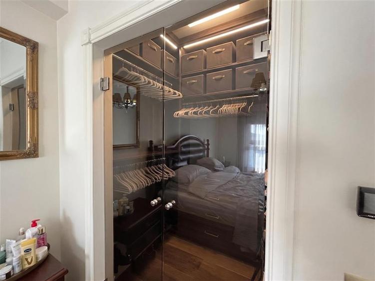 Apartament cu 3 camere semidecomandat, mobilat în Ultracentral
