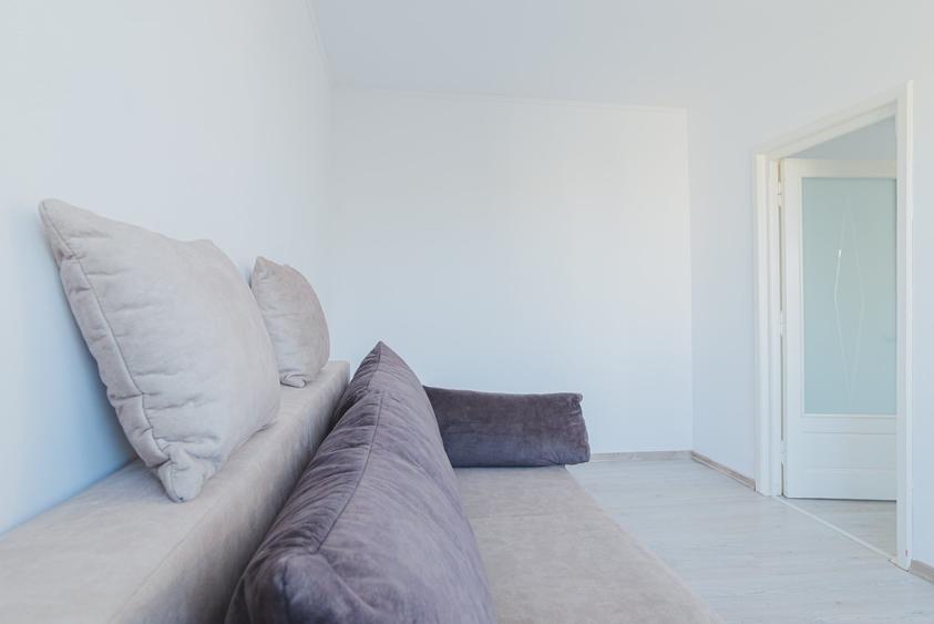 Apartament cu 2 camere semidecomandat, mobilat în City Park Mall