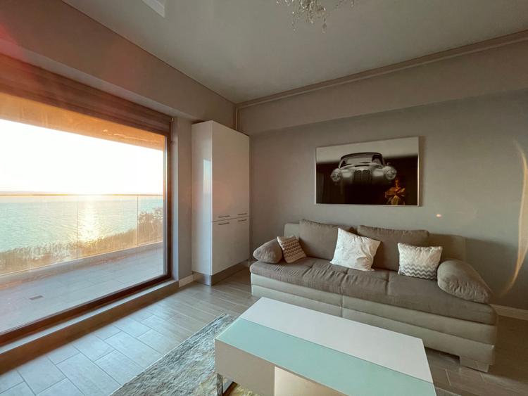 Statiunea Mamaia--Centru, apartament deosebit cu vedere frontala spre lac - 18