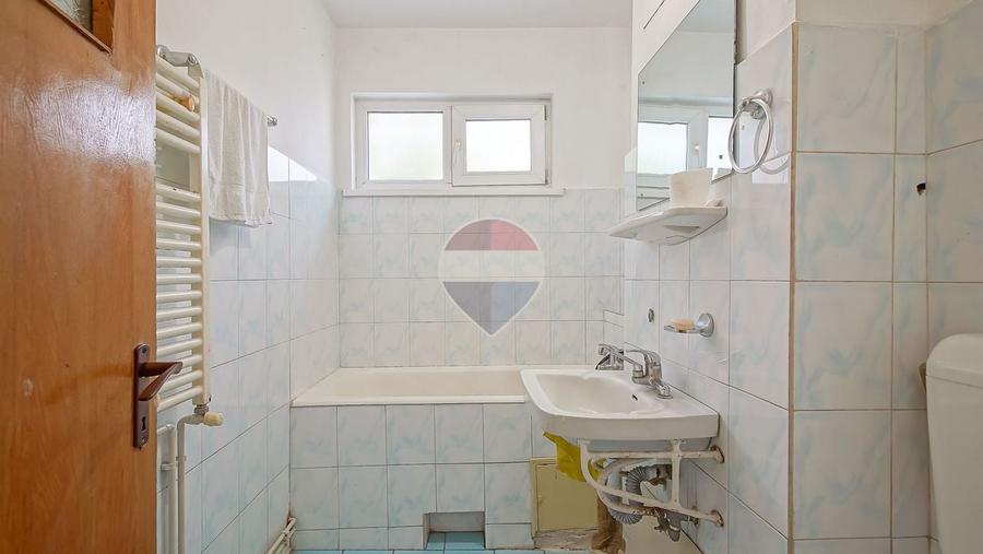 Apartament cu 2 camere semidecomandat în Centrul Civic