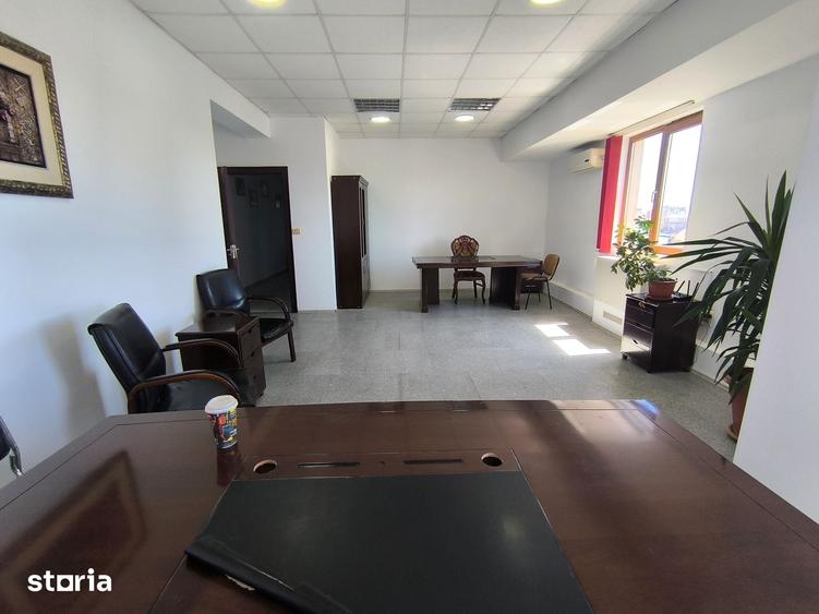 Spațiu comercial, de 100 mp, în Central