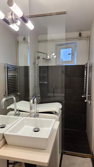 Apartament cu 2 camere semidecomandat în Girocului