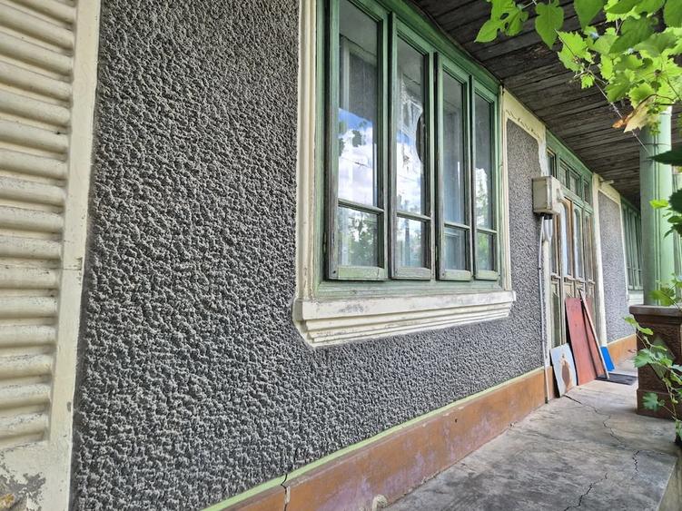 Casă cu Teren 5867 Mp în Vârlezi