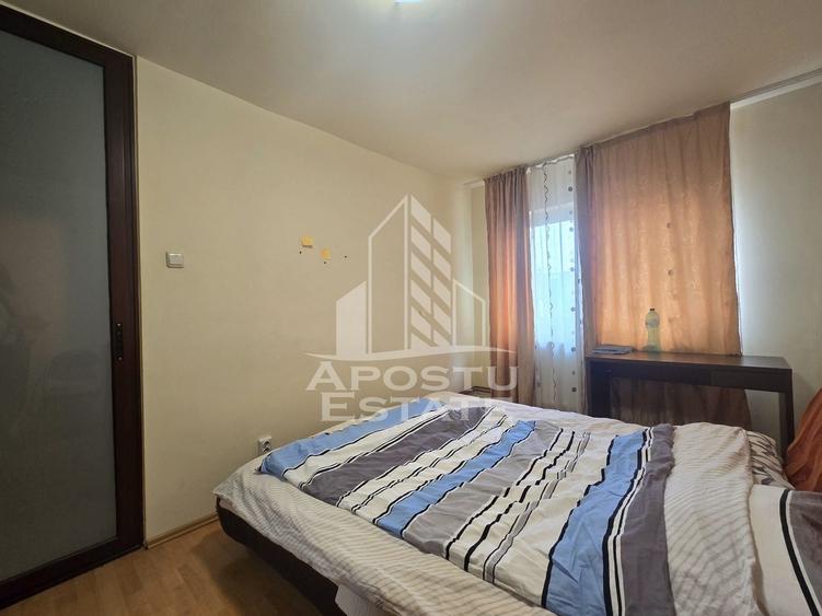 Apartament cu 2 camere semidecomandat, mobilat în Lipovei
