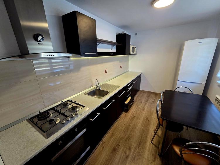 Casă cu 4 camere cu Teren 680 Mp în Central