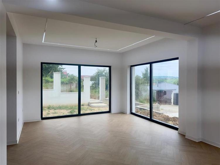 Casa noua, 4 camere Bucium, priveliste spectaculoasa. - 2