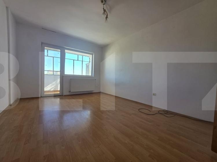 Apartament cu 2 camere decomandat în Lenin