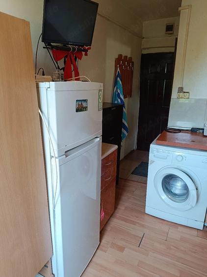 Garsonieră decomandată în Girocului