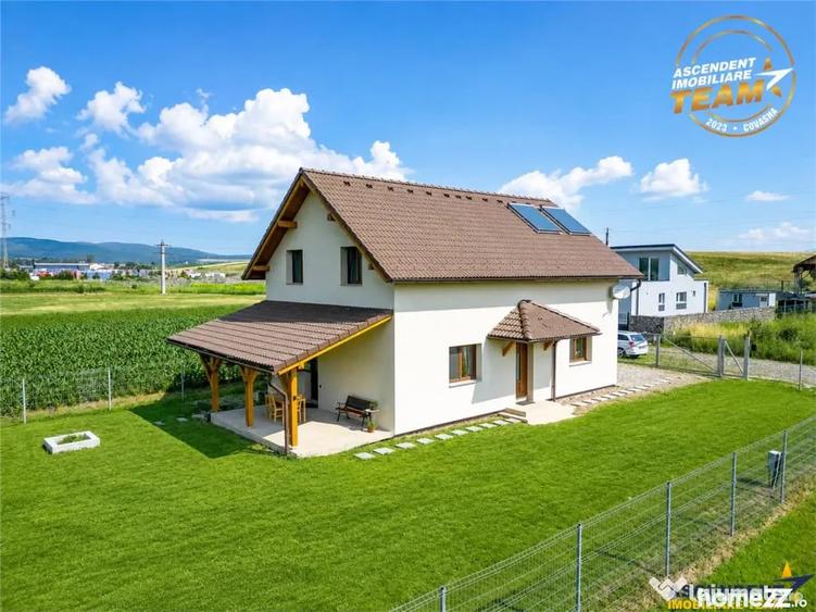 Casă cu 4 camere cu Teren 946 Mp în Sud