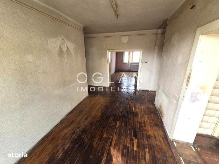 Casă cu 4 camere decomandat în Central