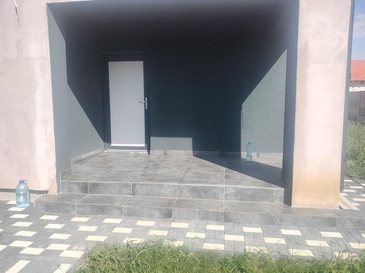 Casă cu 4 camere cu Teren 560 Mp în Giarmata