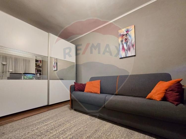 Apartament cu 2 camere semidecomandat, mobilat în Florești