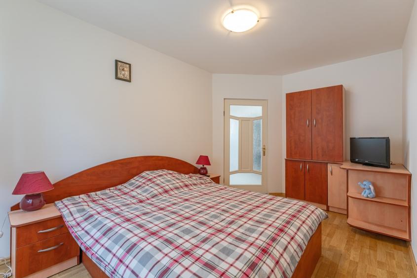 Duplex cu 6 camere cu Canalizare în Brebina