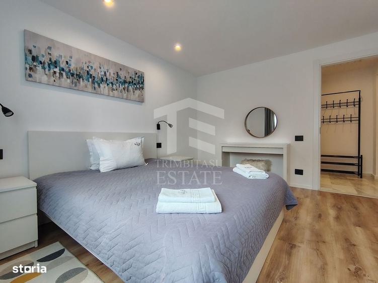 Apartament cu 3 camere decomandat în Piața