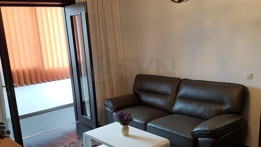 Apartament cu 2 camere decomandat în Victoriei