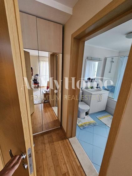 Duplex cu 6 camere cu Piscina în Iancu Nicolae