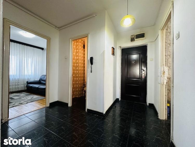 Apartament cu 4 camere semidecomandat, mobilat în Pantelimon