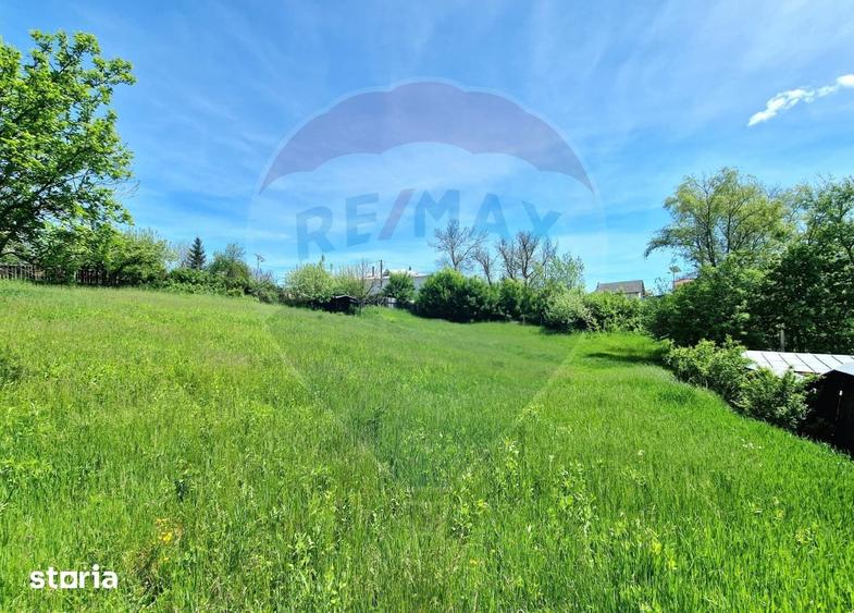 Teren de 2505 mp, în Mărgineni