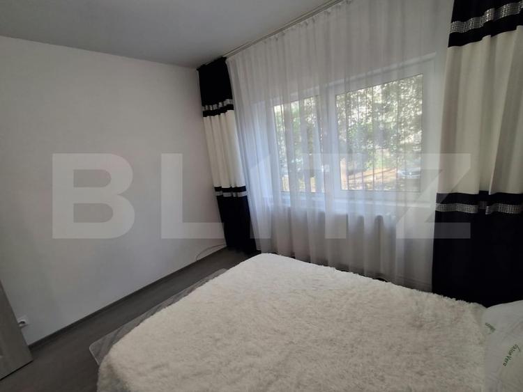 Apartament cu 3 camere decomandat, mobilat în Mircea cel Bătrân