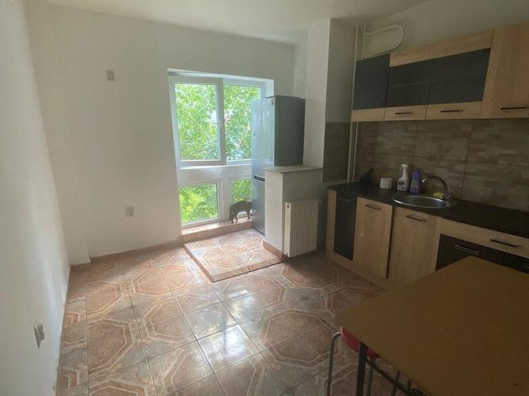 Apartament cu 2 camere decomandat, mobilat în Berceni