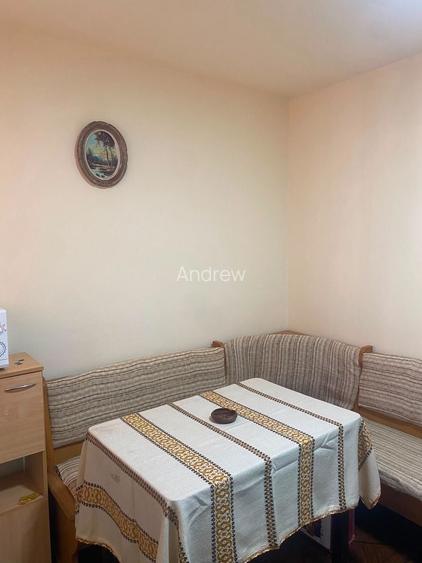 Apartament 3 camere decomandat, insorit, lift, etaj intermediar V.Aaron