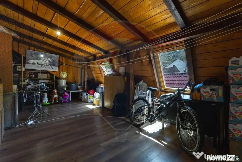 Apartament cu 3 camere nedecomandat în Schei