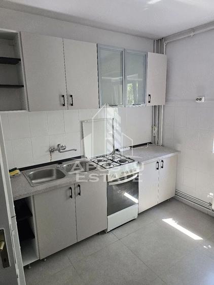 Apartament cu 3 camere decomandat, mobilat în Medicină