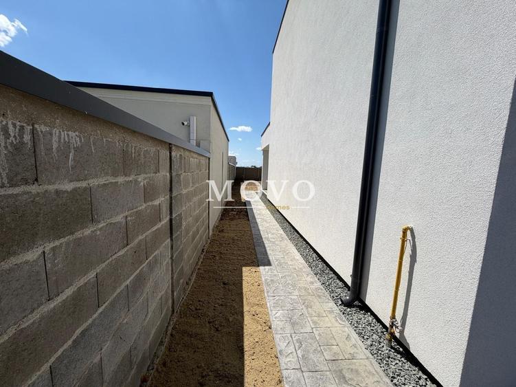 Duplex cu 4 camere cu Canalizare în Săcălaz