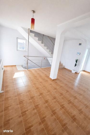 Casă cu 4 camere cu Teren 376 Mp în Traian