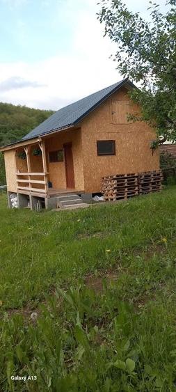 Teren de 2400 mp, în Cristorel