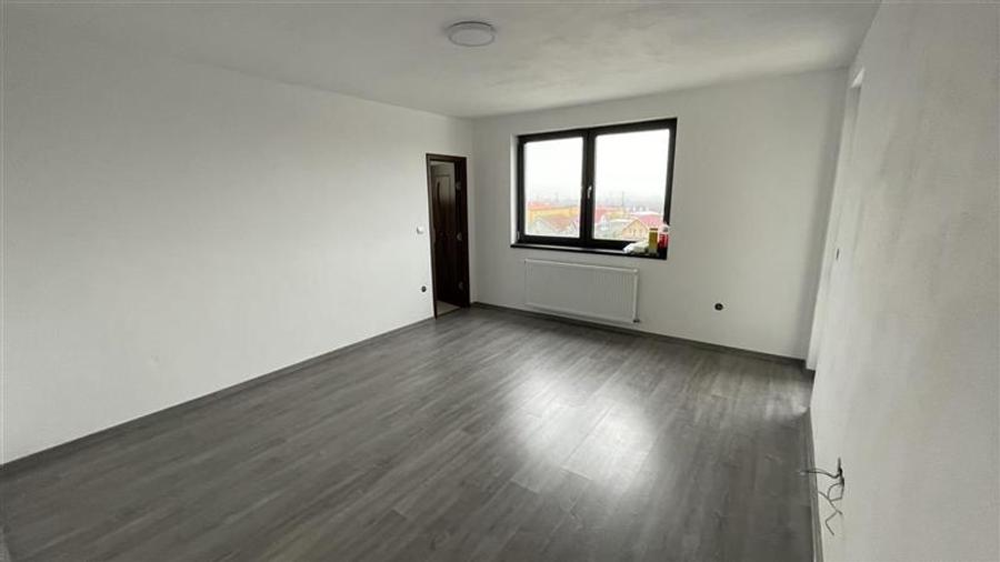 Apartament cu 2 camere decomandat în Cristești