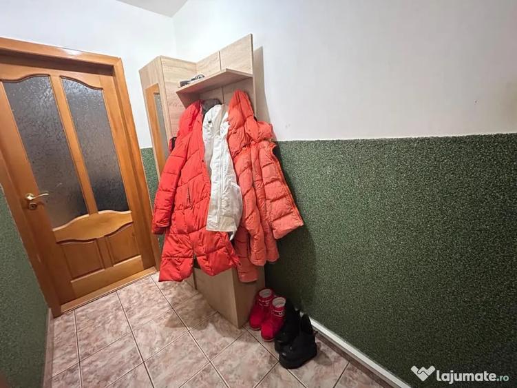 Apartament cu 2 camere semidecomandat în Buziașului