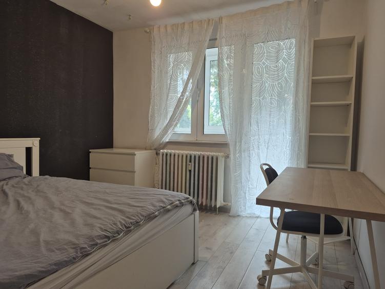 Apartament cu 3 camere semidecomandat în Dristor