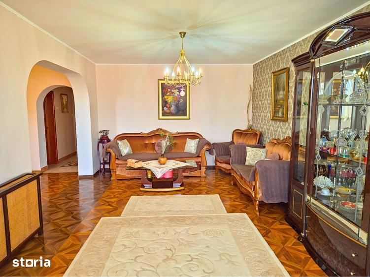 Casă cu 6 camere cu Teren 1137 Mp în Cartierul Nord