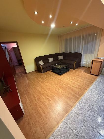 Apartament cu 3 camere decomandat în Plantelor