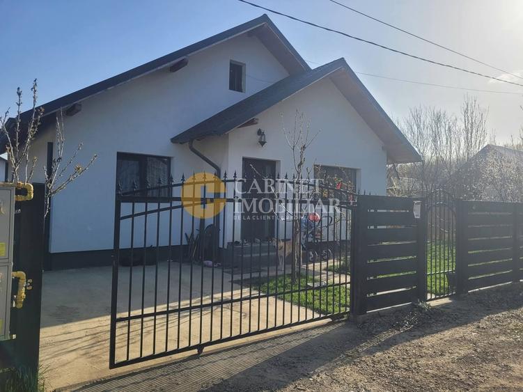 Casă individuală cu 3 camere cu Canalizare în Lunca Cetățuii