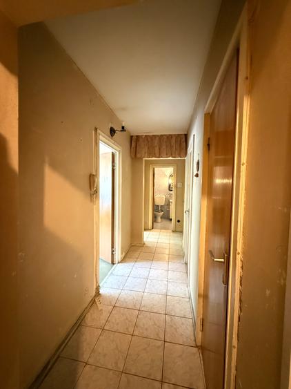 Apartament cu 3 camere decomandat în P-ța Gorjului