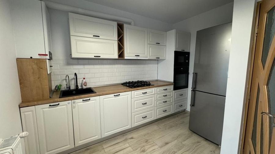 Apartament cu 3 camere decomandat în Șelimbăr