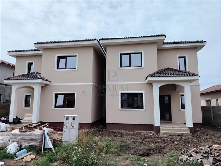 Duplex cu 5 camere cu Canalizare în Moșnița Nouă