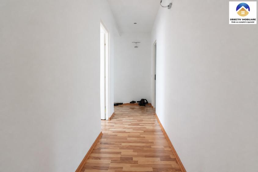 Apartament cu 3 camere semidecomandat în Central
