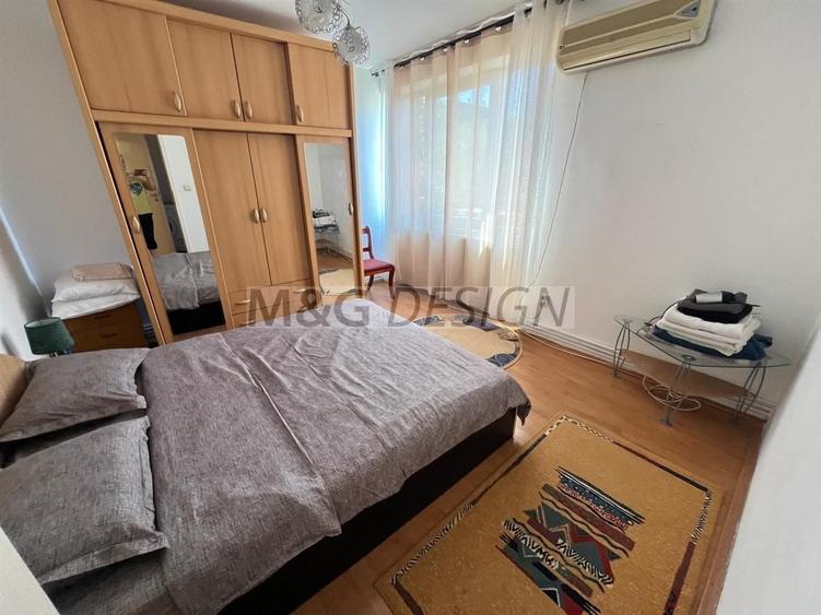 Apartament cu 3 camere semidecomandat, mobilat în Medicină