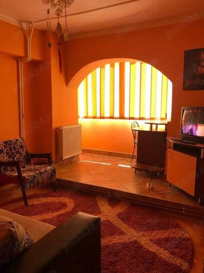 Apartament cu 4 camere decomandat în Aurel Vlaicu