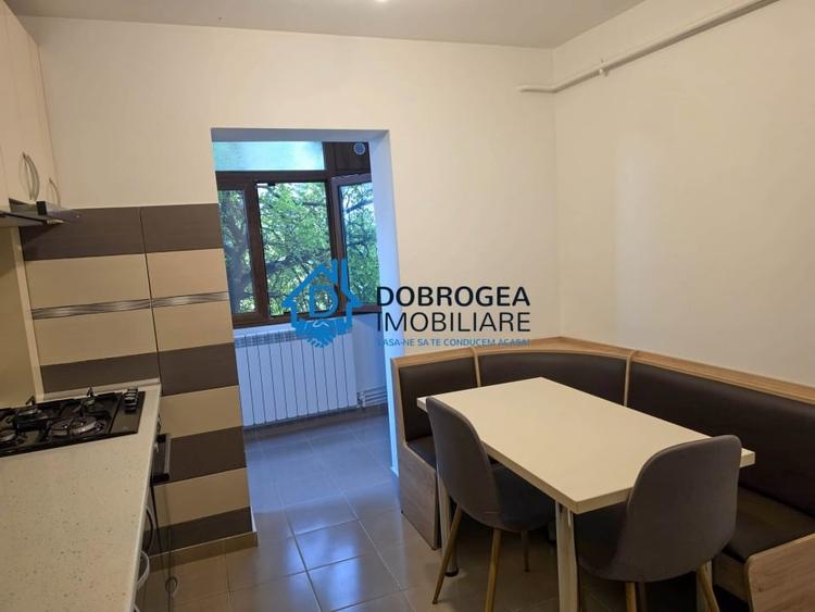 Apartament cu 3 camere decomandat, mobilat în E3