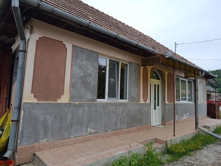 Casă cu 3 camere în Cerghizel