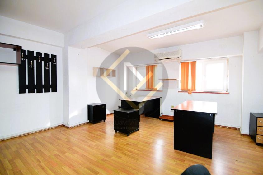 Casă individuală cu 23 camere cu Teren 475 Mp în Unirii