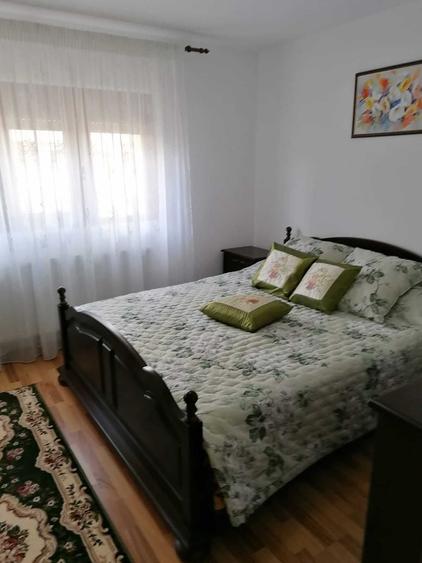 Casă cu 4 camere în Băleni