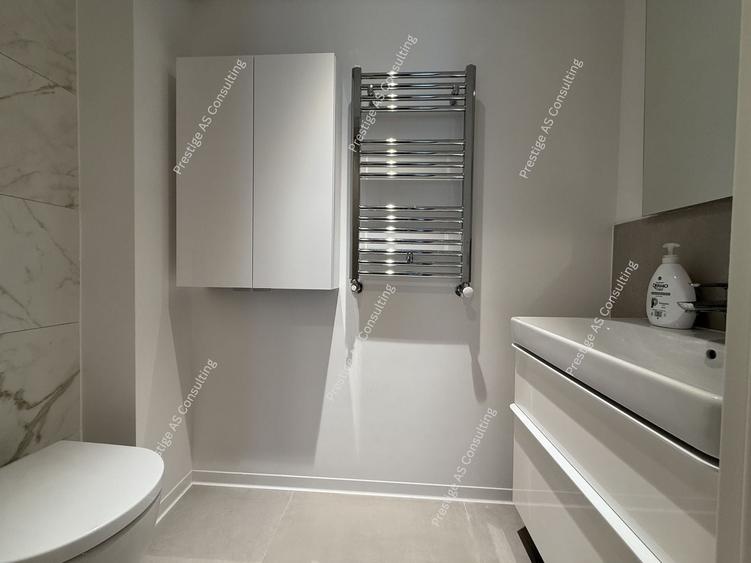 Apartament cu 3 camere semidecomandat, mobilat în Take Ionescu