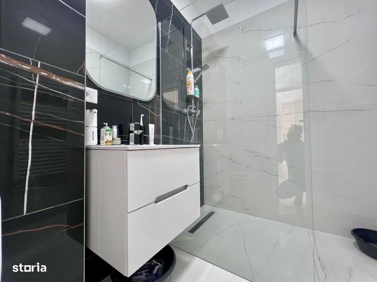 Apartament cu 3 camere semidecomandat în Central