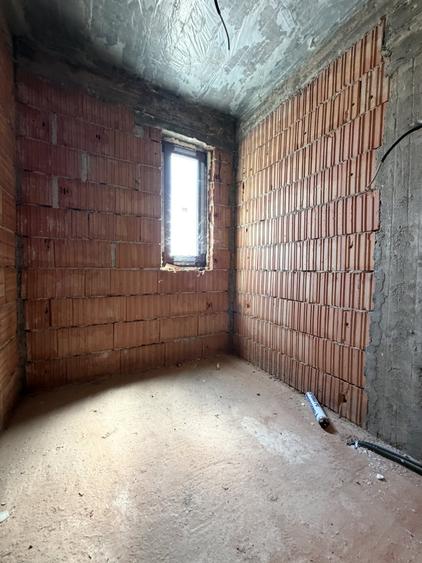 Duplex cu 5 camere cu Canalizare în Chișoda